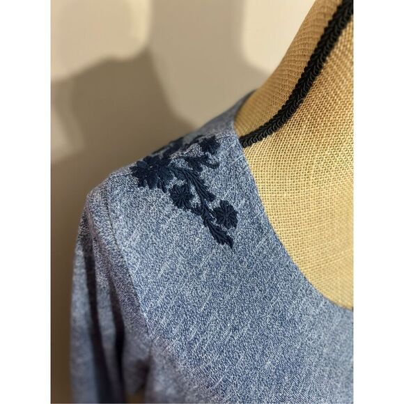 CJ Banks Knit Top Size 1X Heather Blue Pockets Long Sleeve Embroidered Tunic - Picture 8 of 13